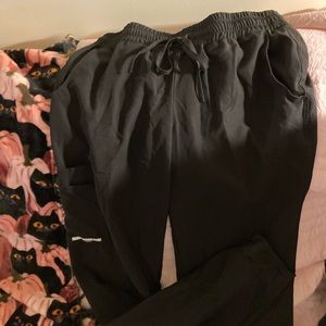 Skechers scrub joggers. Size S
